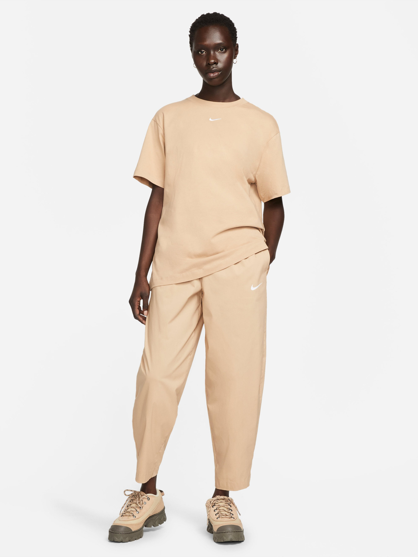 Футболка NIKE Sportswear Essentials модель DN5697-200 Фото