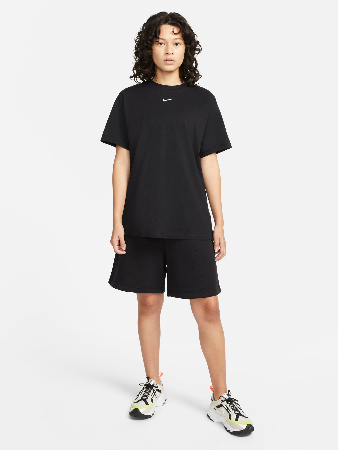 Футболка NIKE  Sport Essential модель DN5697-010 Фото