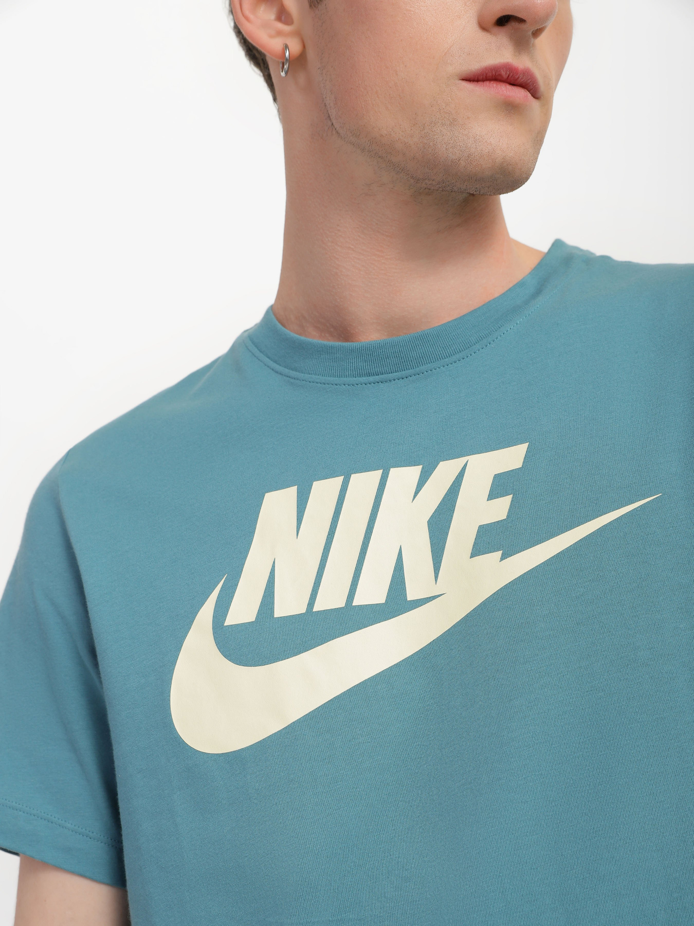 Футболка NIKE Icon Futura модель AR5004-379 Фото