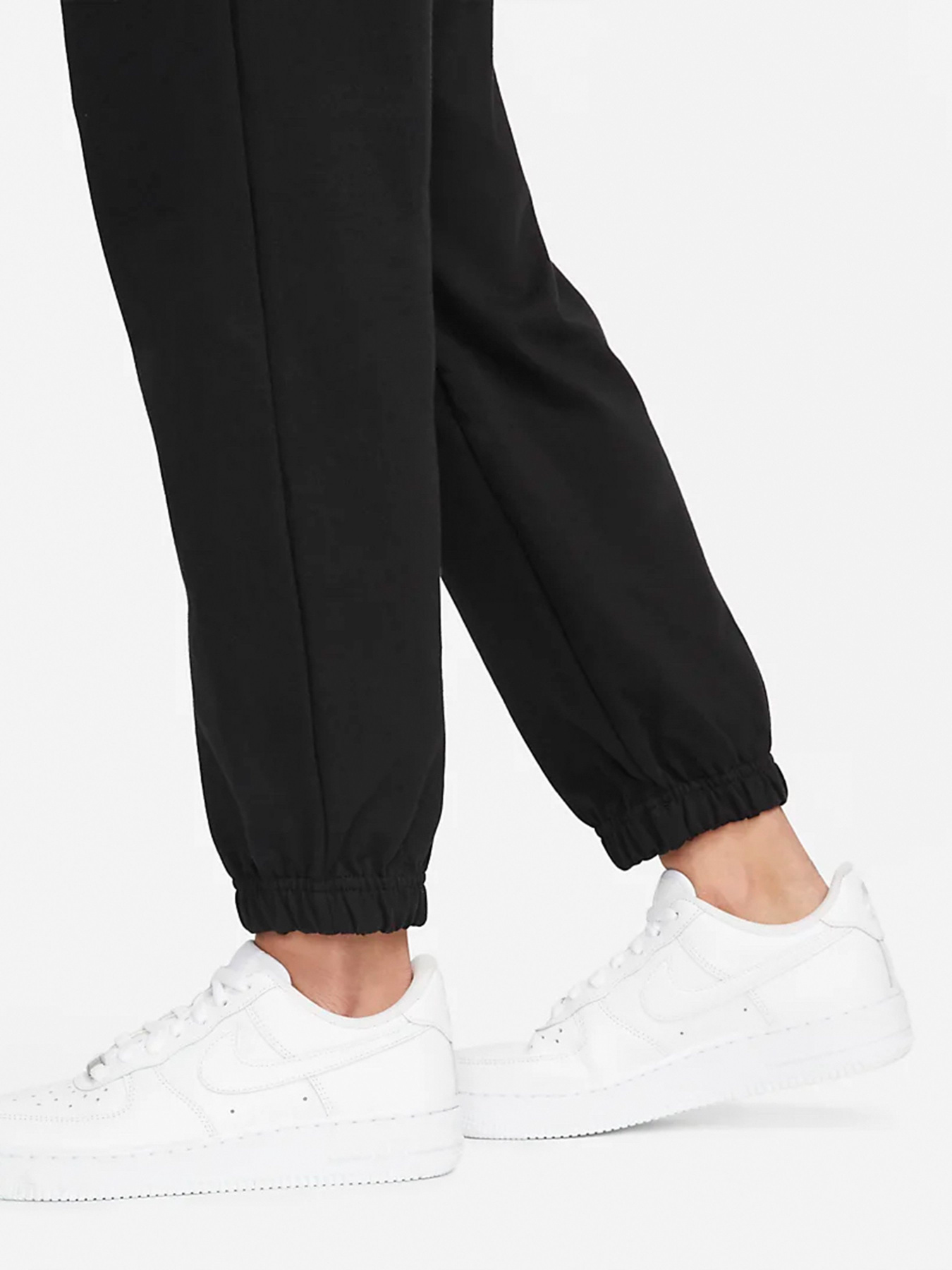Штани спортивні NIKE Sportswear Easy Jogger модель DM6419-010 Фото