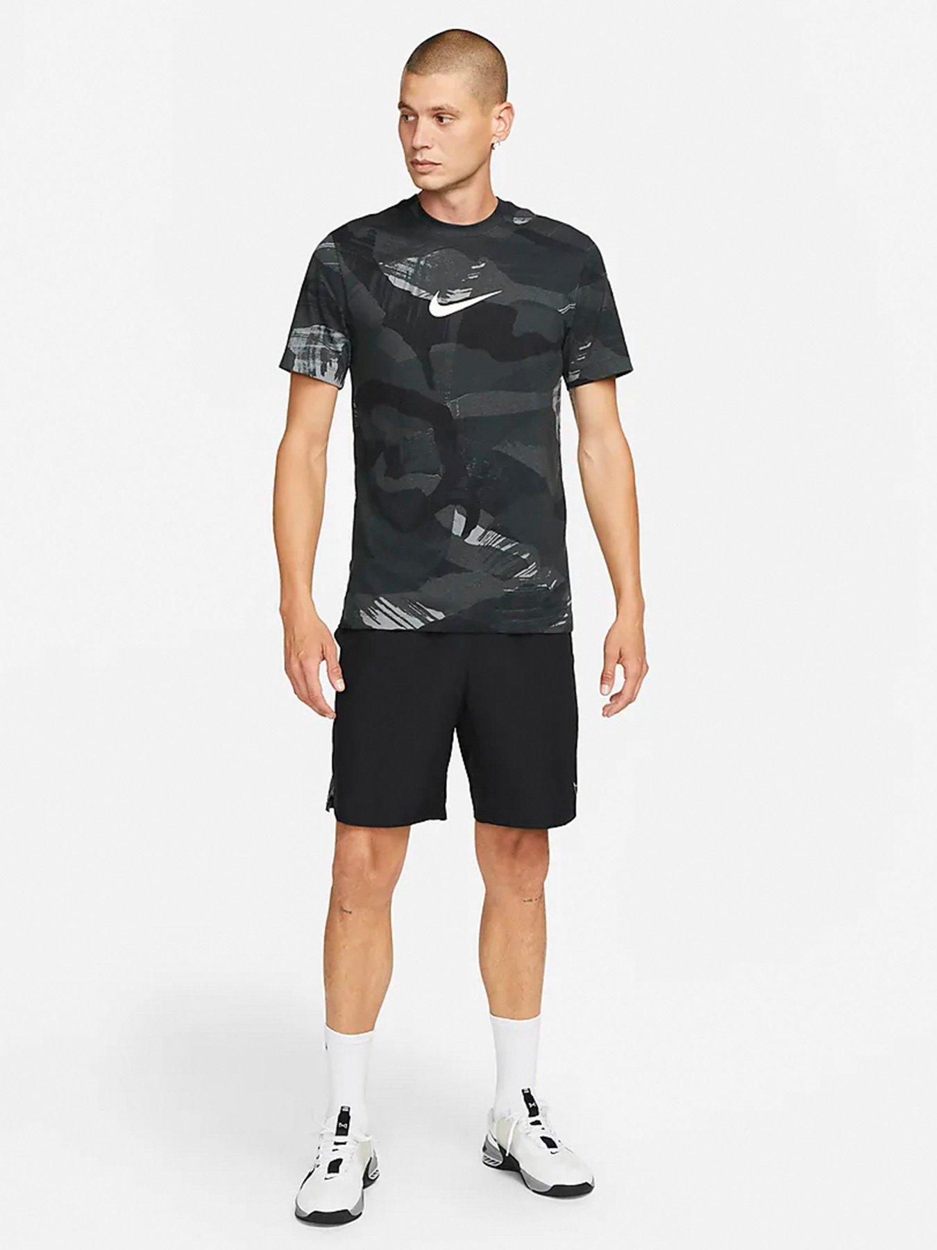 Футболка спортивная NIKE Dri-FIT Camo модель DR7571-010 Фото