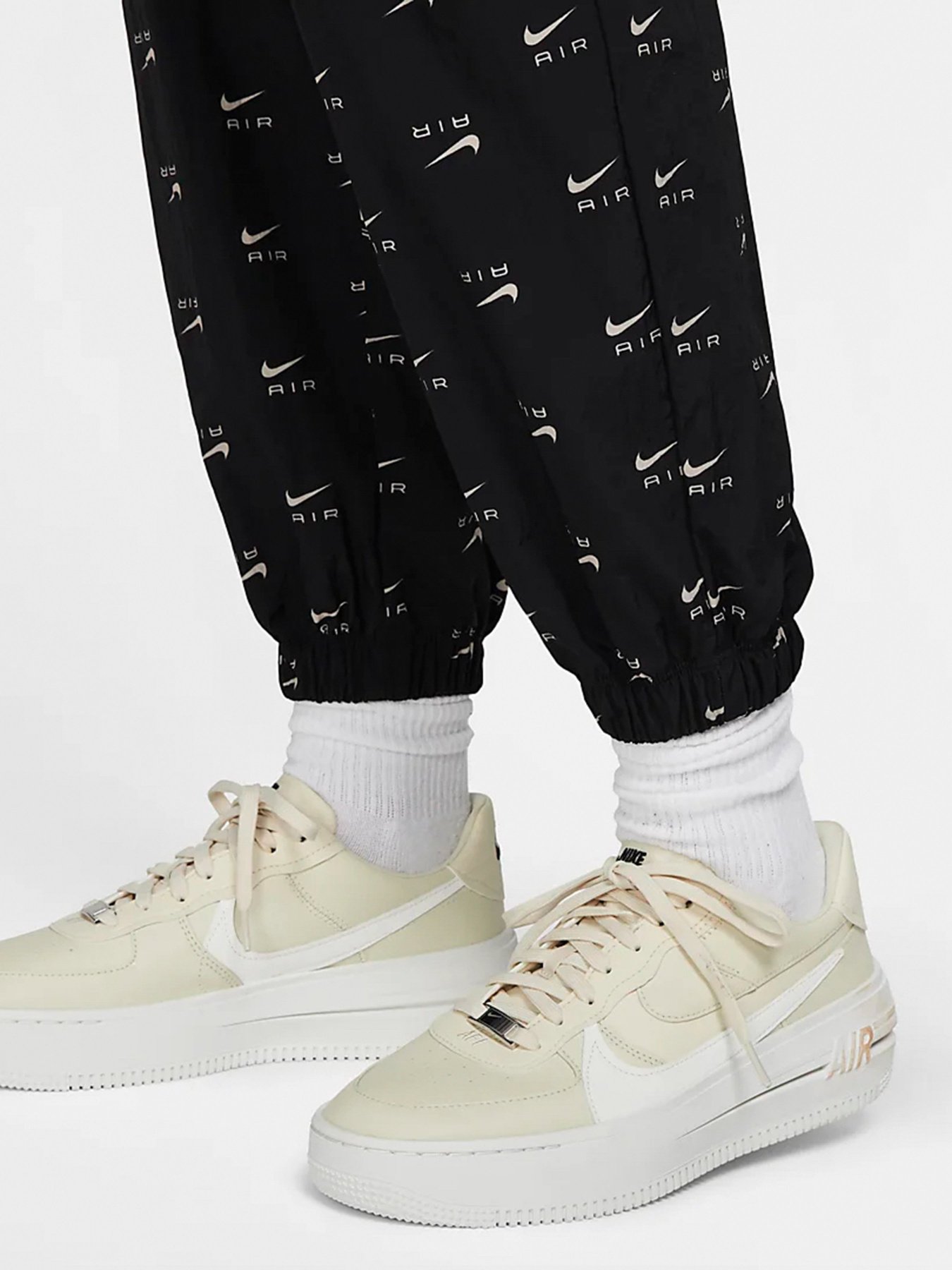 Спортивні штани NIKE Air модель DV8058-010 Спортивні штани NIKE Air модель DV8058-010 Фото