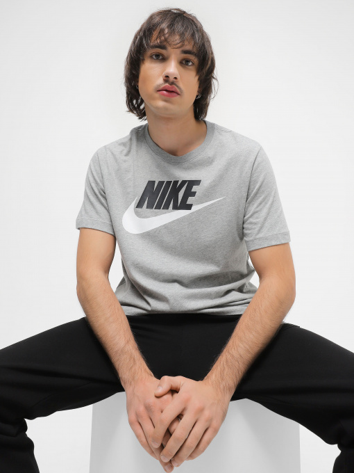 Футболка NIKE Icon Futura модель AR5004-063 Фото