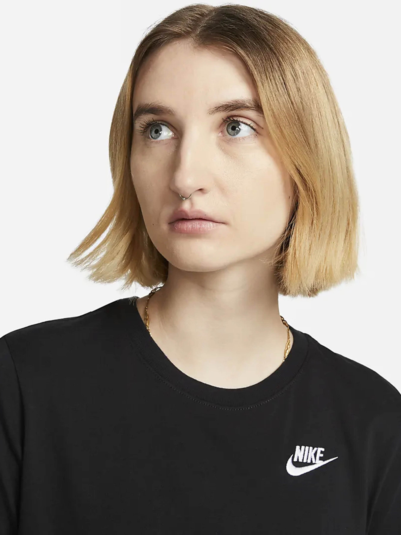 Футболка NIKE Sportswear Club Essentials модель DX7902-010 Фото