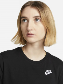 Футболка NIKE SPORTSWEAR CLUB ESSENTIALS модель DX7902-010 Футболка NIKE SPORTSWEAR CLUB ESSENTIALS модель DX7902-010 Фото