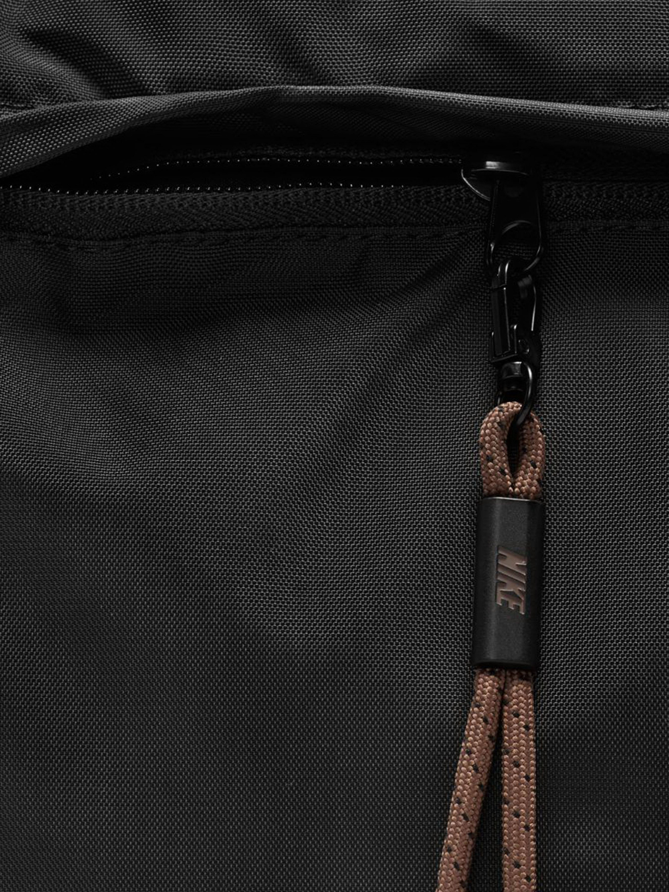 Сумка NIKE SPORTSWEAR ESSENTIALS модель DJ9795-010 Фото