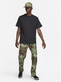 Футболка NIKE ESSENTIALS модель DB9975-010 Фото