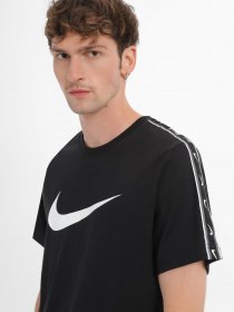 Футболка NIKE Sportswear модель DX2032-011 Фото