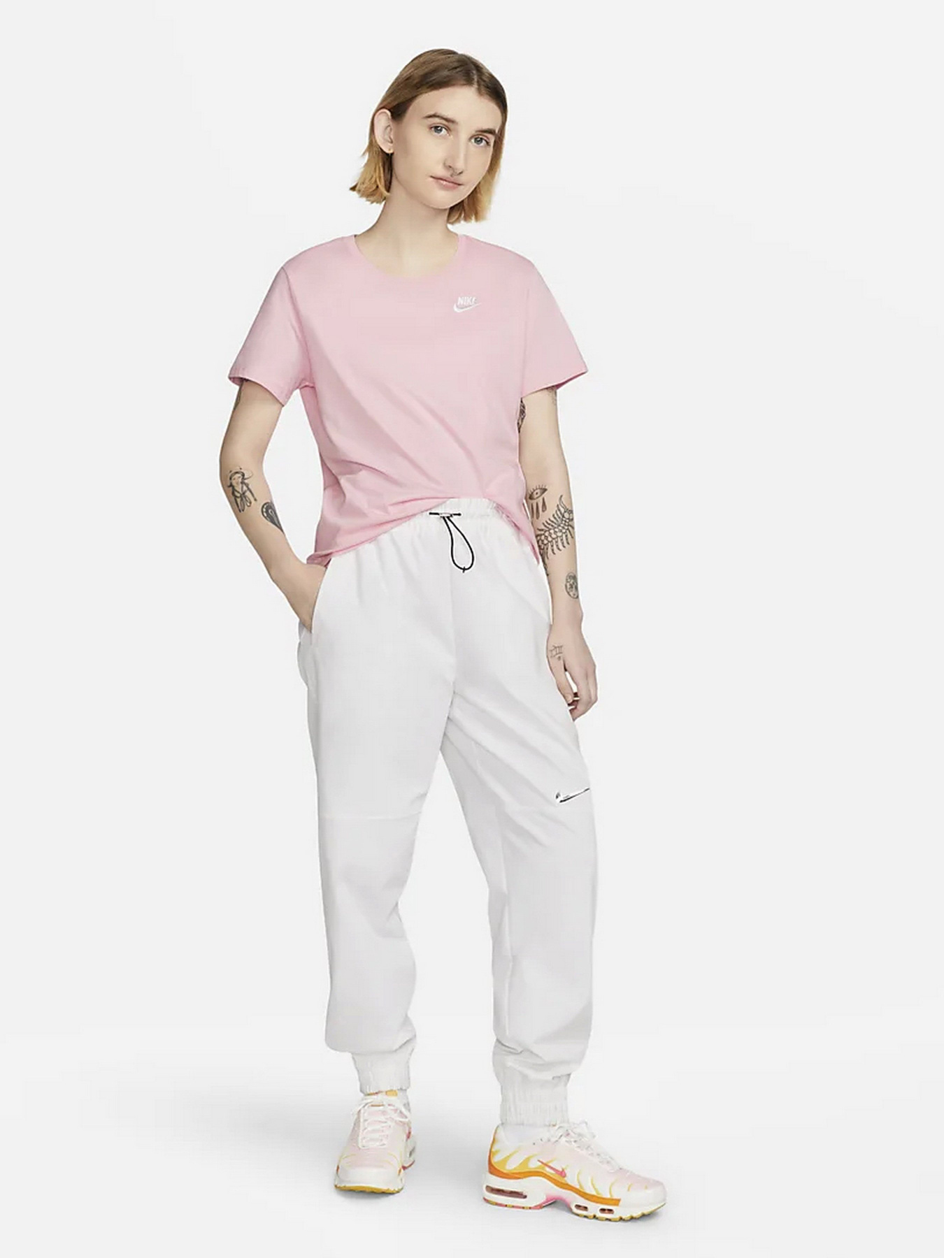 Футболка NIKE W NSW TEE CLUB модель DX7902-690 Фото