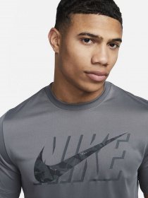Футболка спортивна NIKE  Dri-FIT модель DZ2741-068 Фото