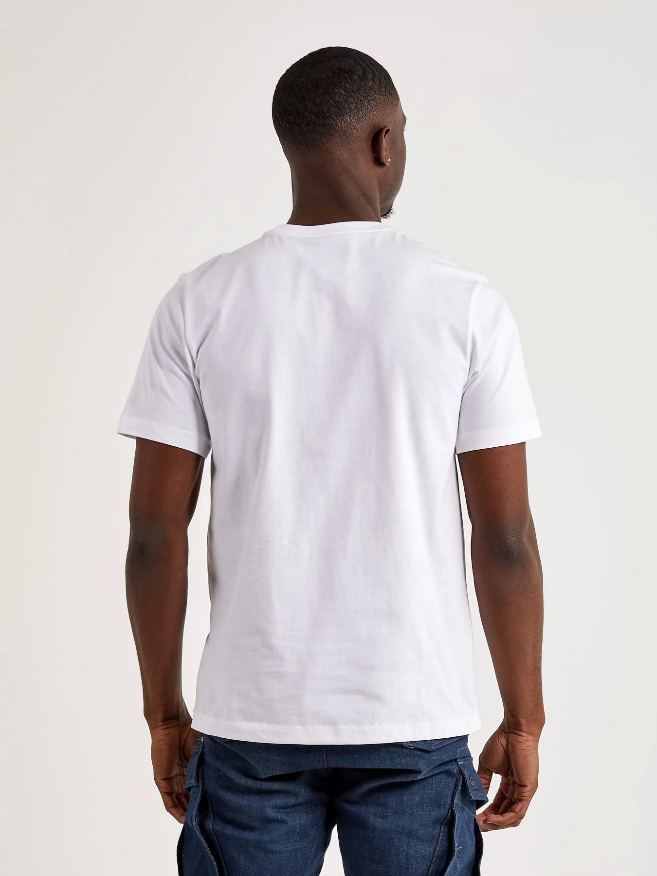 Футболка NIKE SWOOSH модель DZ5173-100 Футболка NIKE SWOOSH модель DZ5173-100 Фото