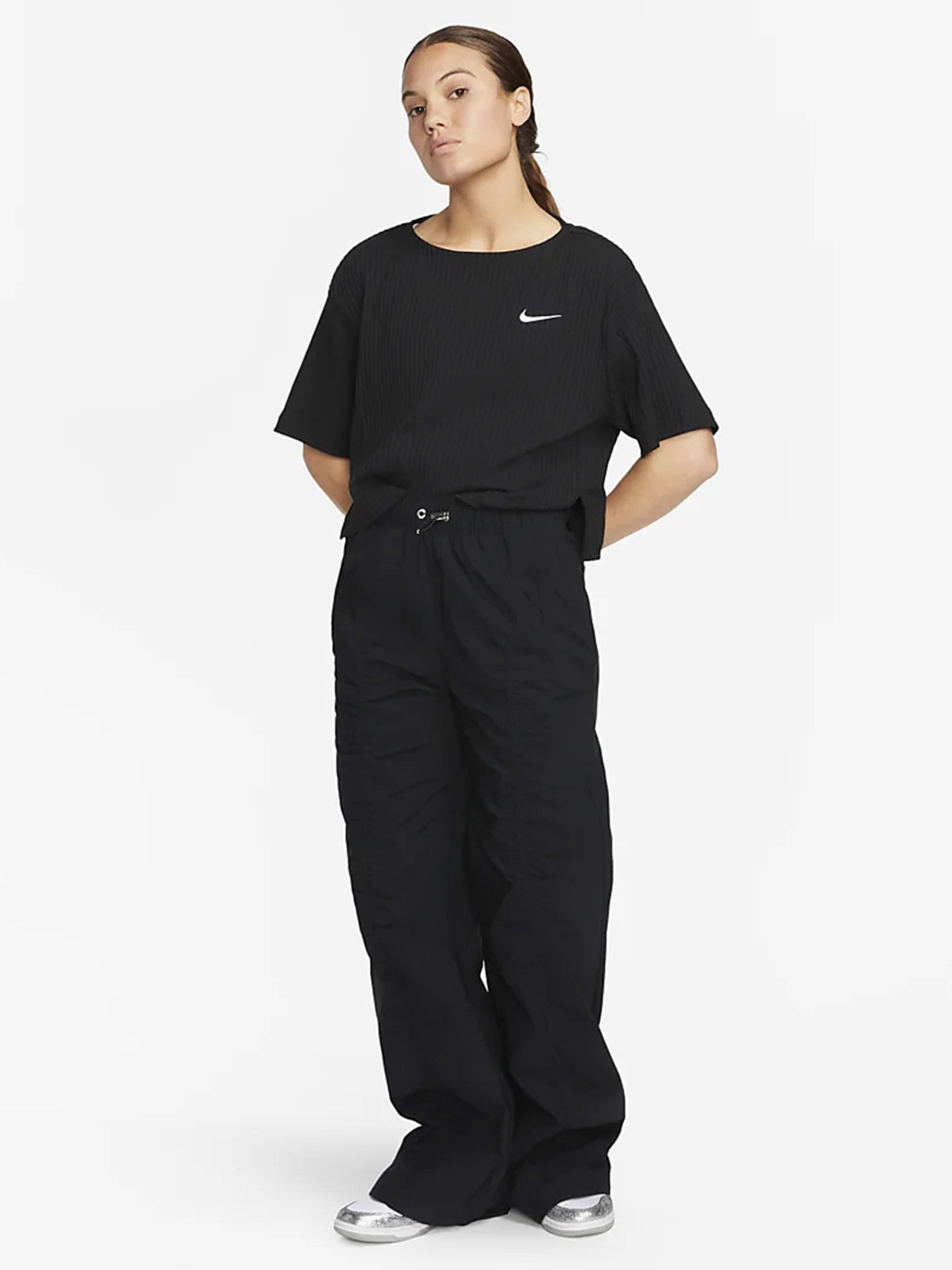 Футболка NIKE Sportswear модель DV7870-010 Фото