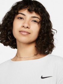 Футболка NIKE Sportswear модель DV7870-025 Фото