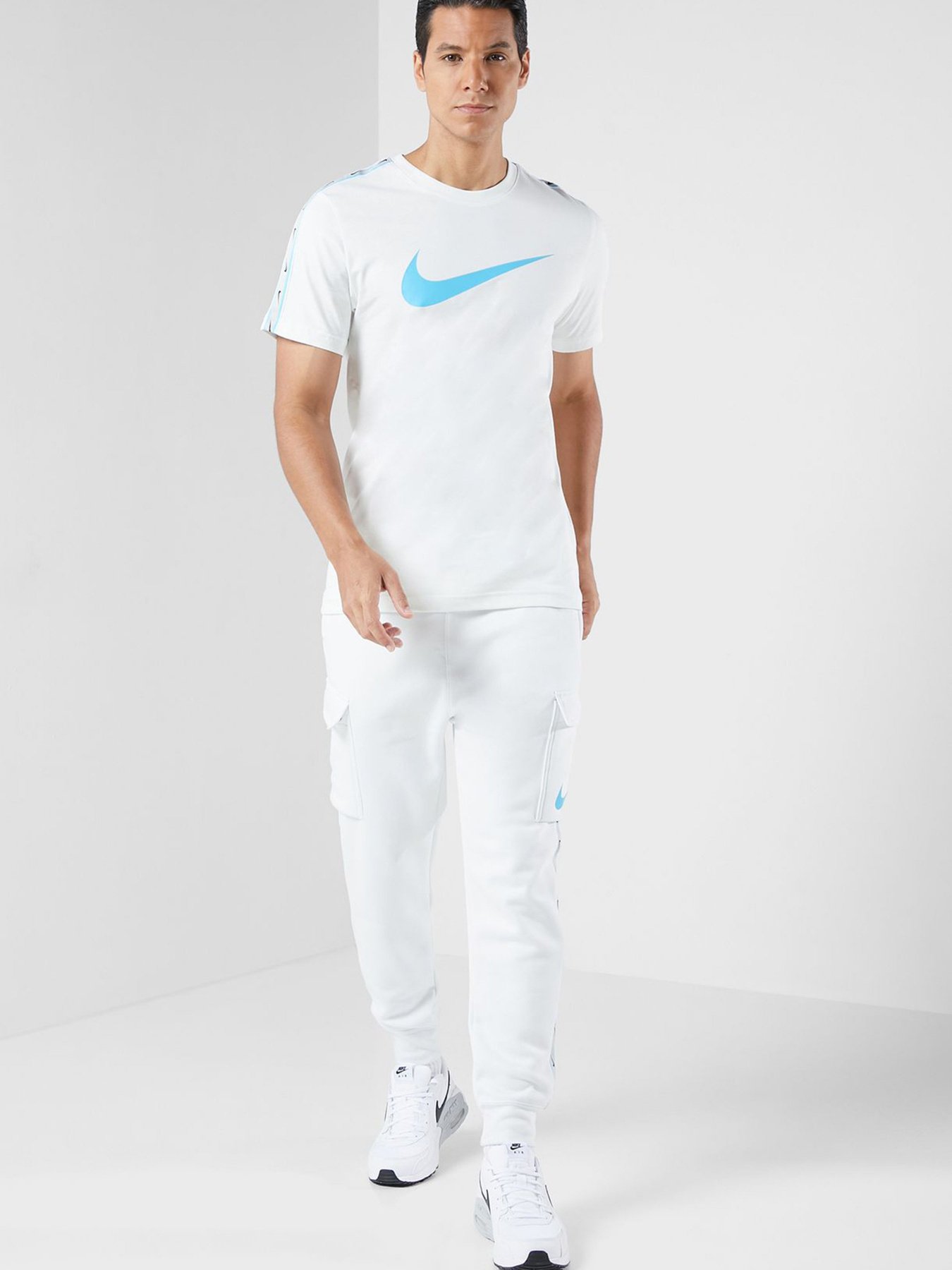 Футболка NIKE Repeat Sw Ss модель DX2032-121 Фото