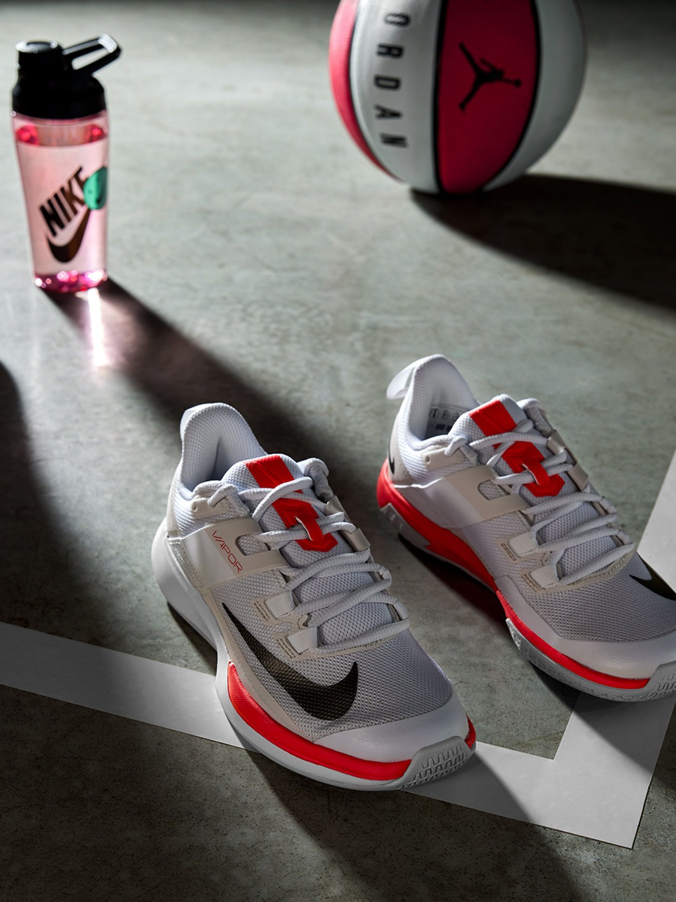 М'ячі NIKE Jordan Playground 8P модель J.000.1865.611.07 М'ячі NIKE Jordan Playground 8P модель J.000.1865.611.07 Фото