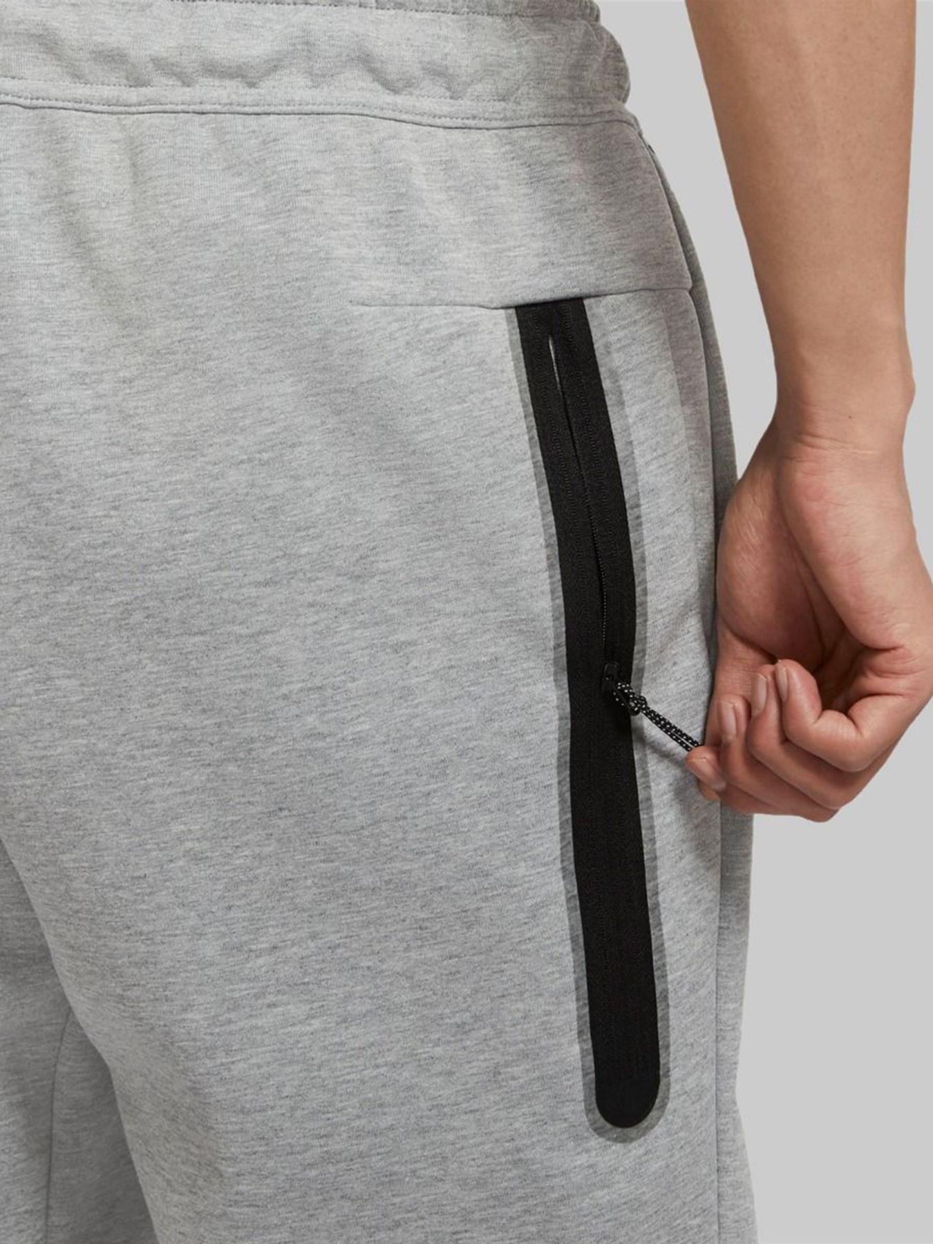 Повсякденні шорти NIKE  Sportswear Tech модель CU4503-063 Фото