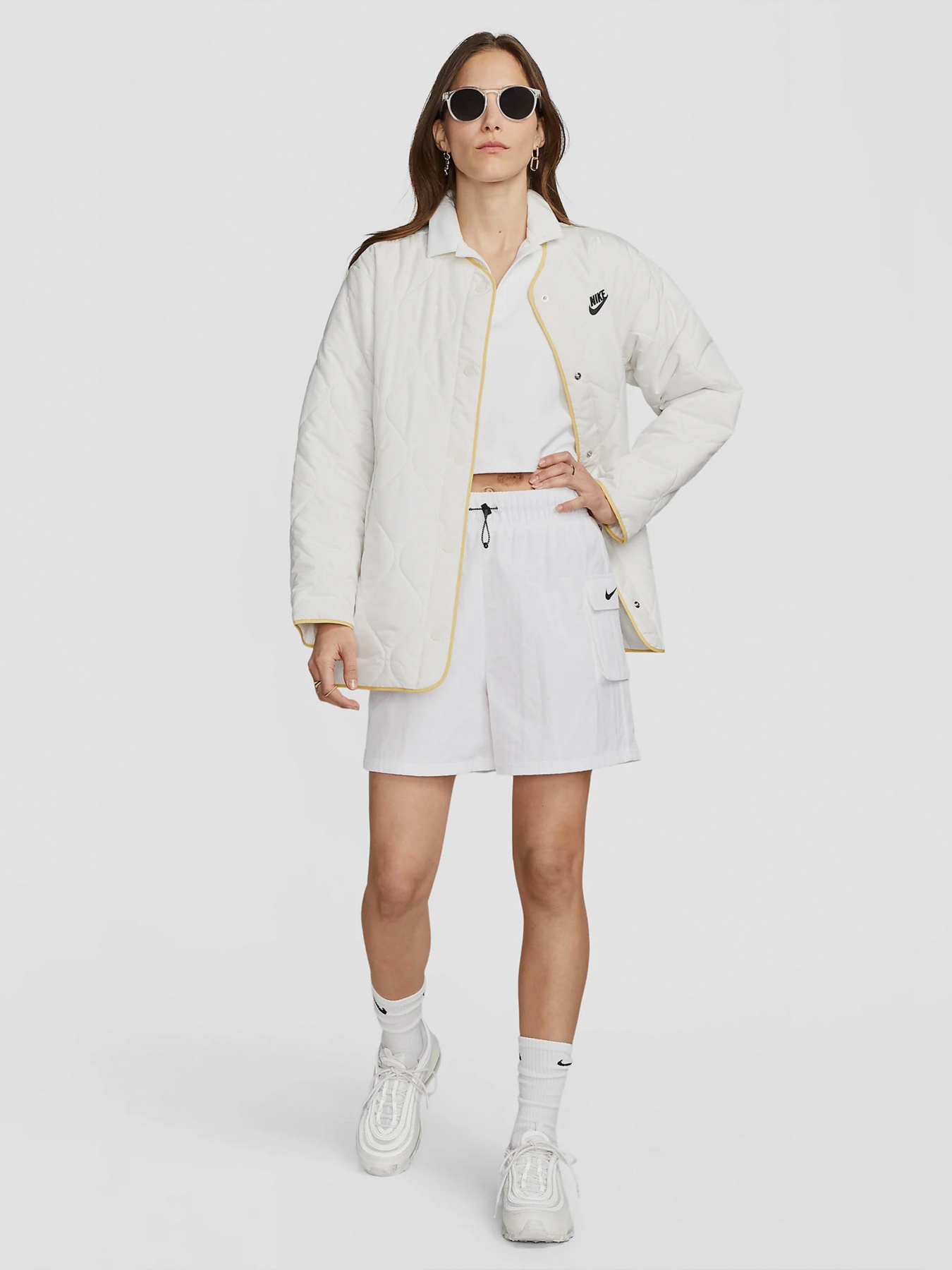 Повсякденні шорти NIKE Sportswear Essential модель DM6247-100 Фото