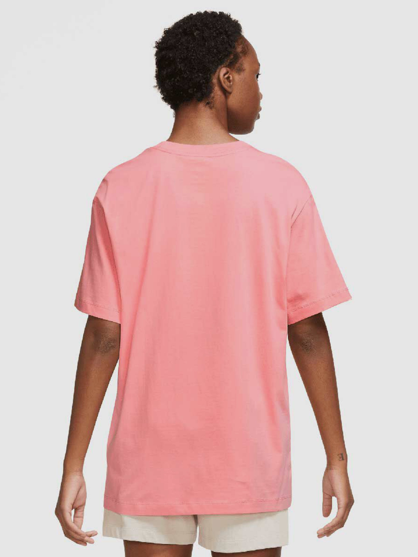 Футболка NIKE Sportswear Essentials модель DN5697-611 Фото