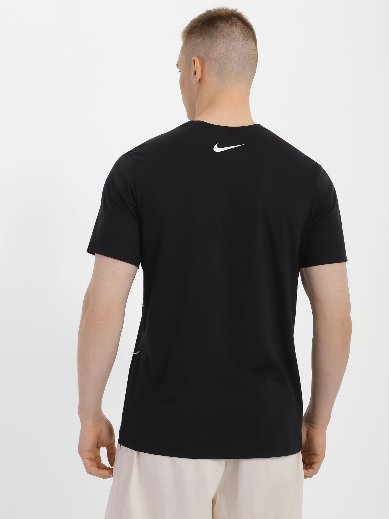 Футболка спортивна NIKE Big Swoosh модель DZ2883-010 Фото