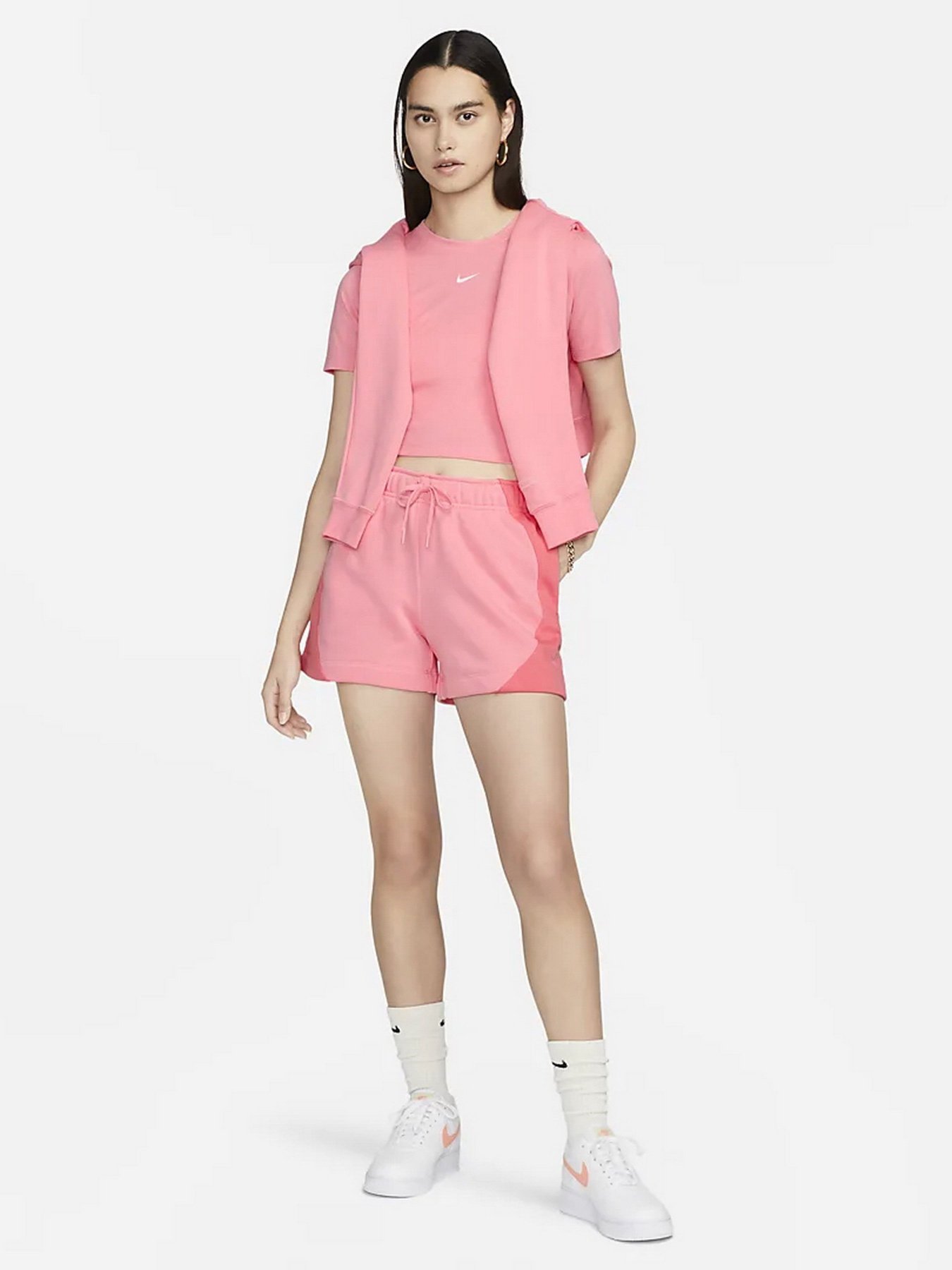 Футболка NIKE Sportswear Essential модель FB2873-611 Фото