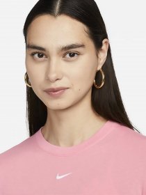 Футболка NIKE Sportswear Essential модель FB2873-611 Фото