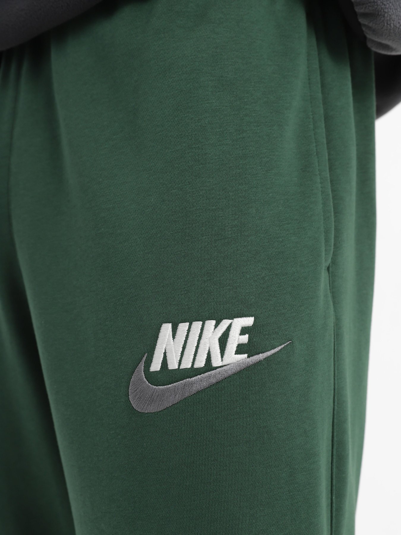 Штаны спортивные NIKE CLUB+ FT CF LBR модель FB7687-323 Фото