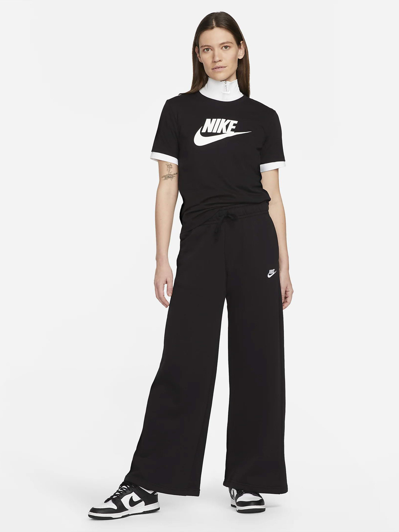 Футболки и поло NIKE Sportswear Essentials модель DX7906-010 Футболки и поло NIKE Sportswear Essentials модель DX7906-010 Фото