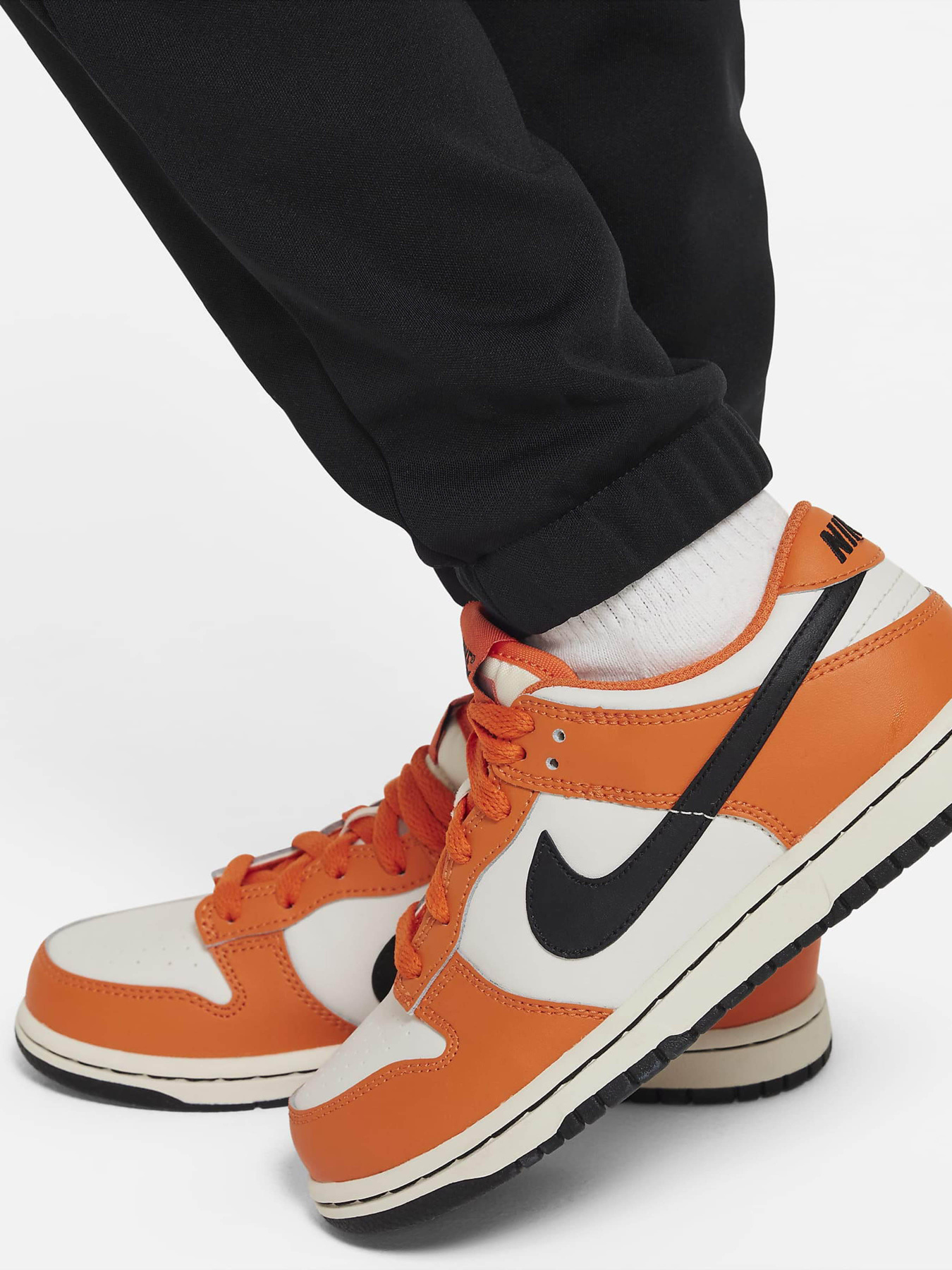 Спортивный костюм NIKE Sportswear модель FD3067-010 Фото