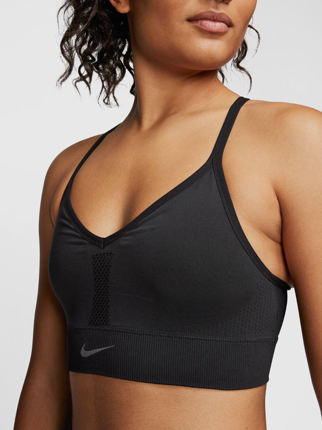 Спортивный топ NIKE  Indy Sports модель CJ5875-010 Фото