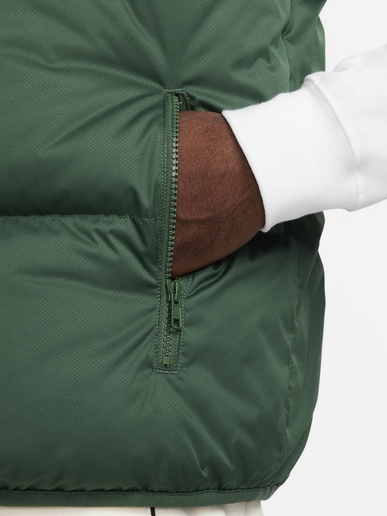 Утепленный жилет NIKE Sportswear Club PrimaLoft® модель FB7373-323 Фото