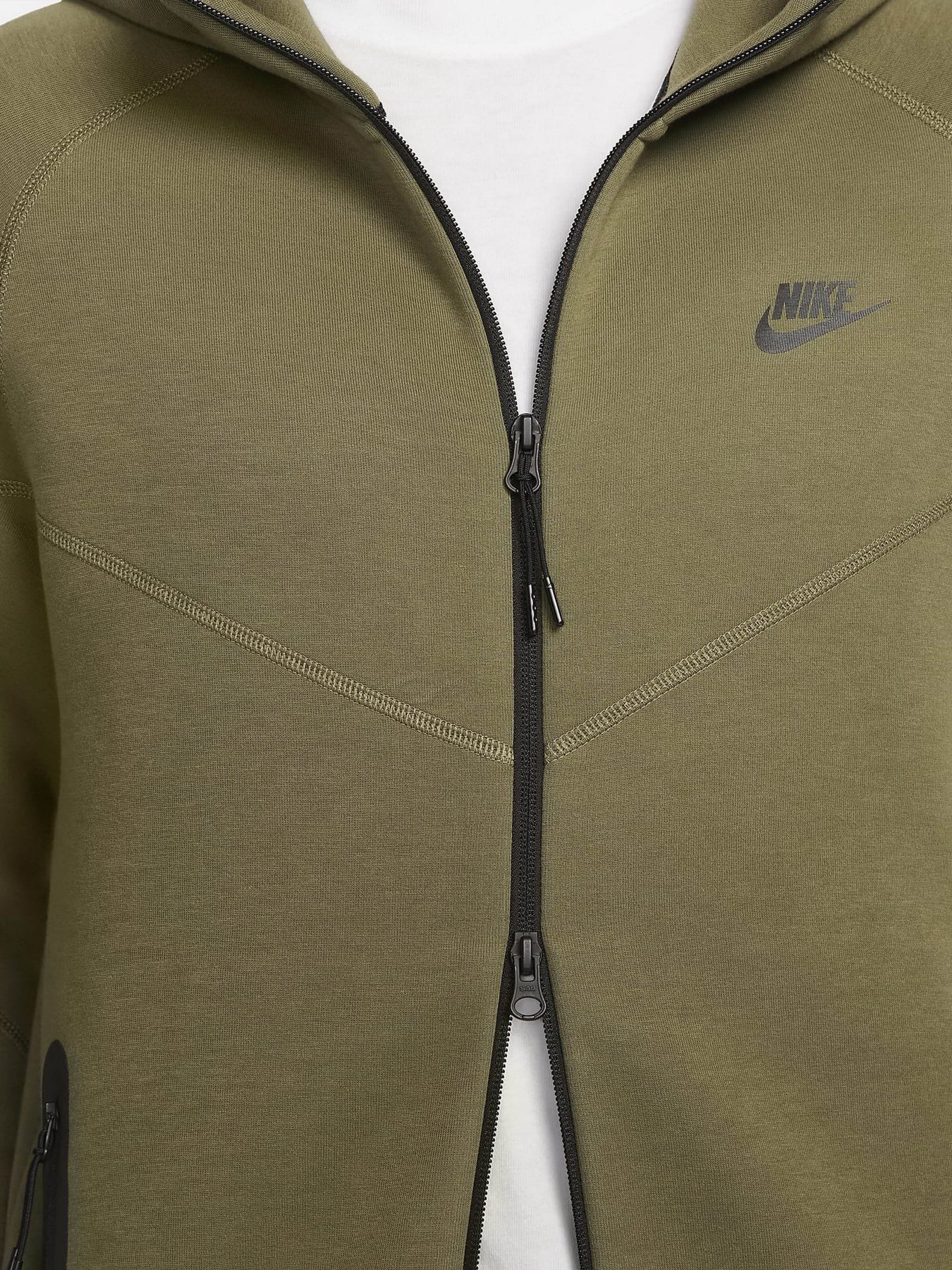 Спортивная кофта NIKE Sportswear Tech Fleece Windrunner модель FB7921-222 Фото