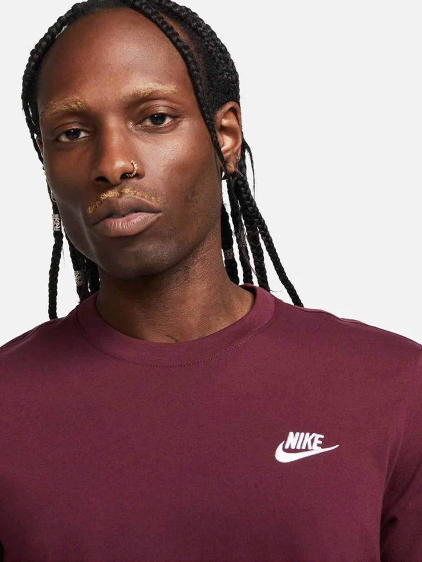 Футболка спортивная NIKE Sportswear Club модель AR4997-682 Фото