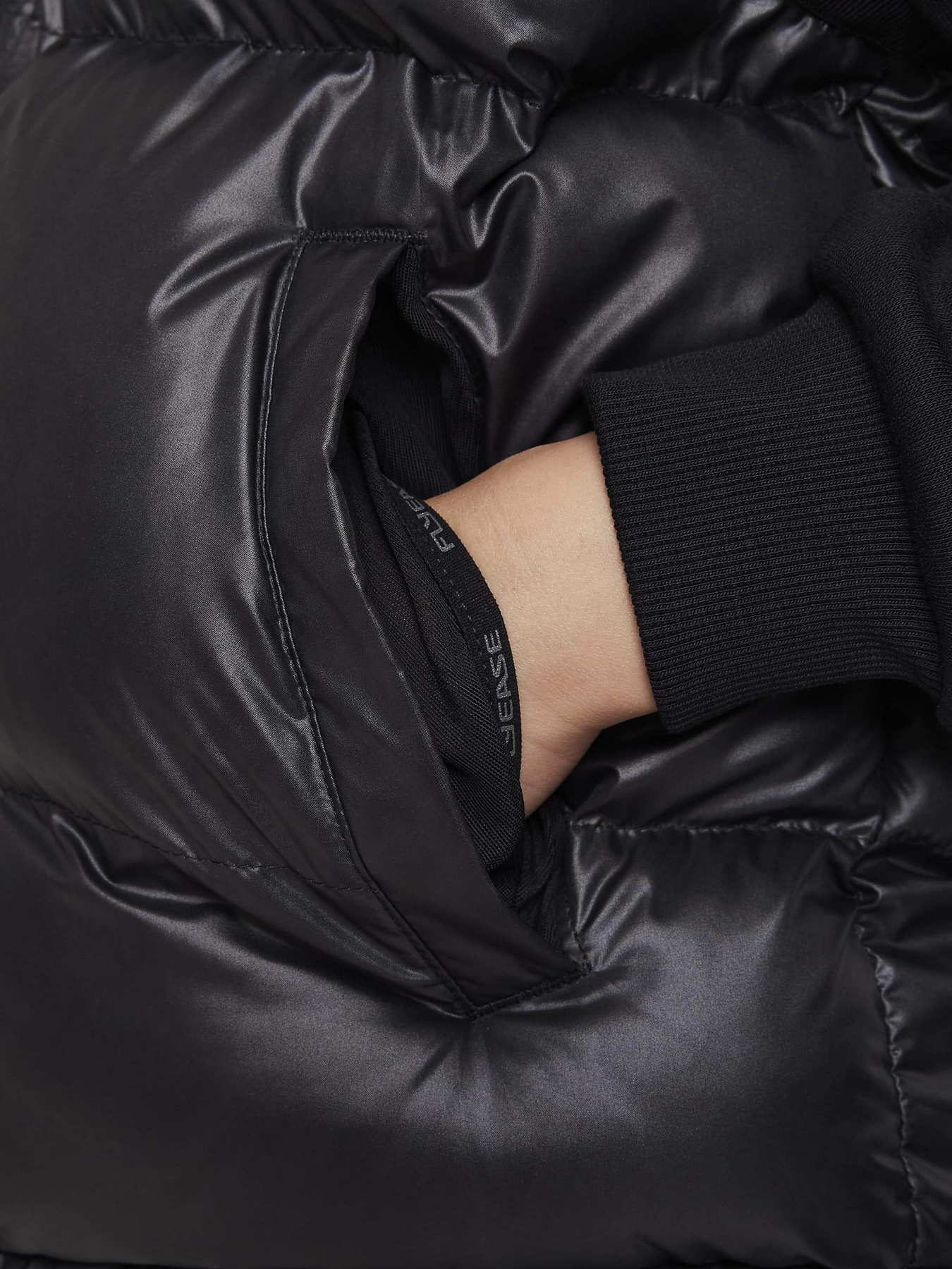 Утеплений жилет NIKE Sportswear Therma-FIT Repel модель FD2844-010 Фото