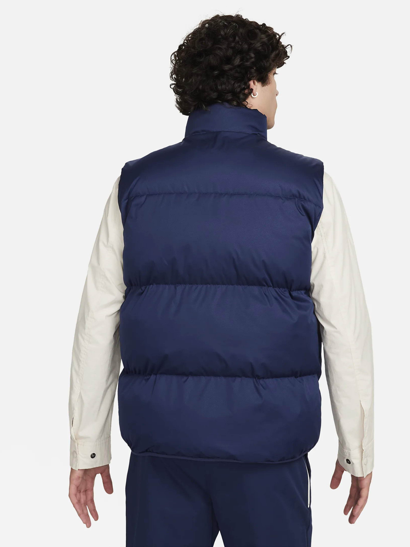 Утепленный жилет NIKE Sportswear Club PrimaLoft® модель FB7373-410 Утепленный жилет NIKE Sportswear Club PrimaLoft® модель FB7373-410 Фото