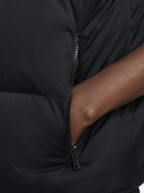 Жилет з утеплювачем NIKE Sportswear Club Water-Repellent Puffer модель FB7373-010 Фото