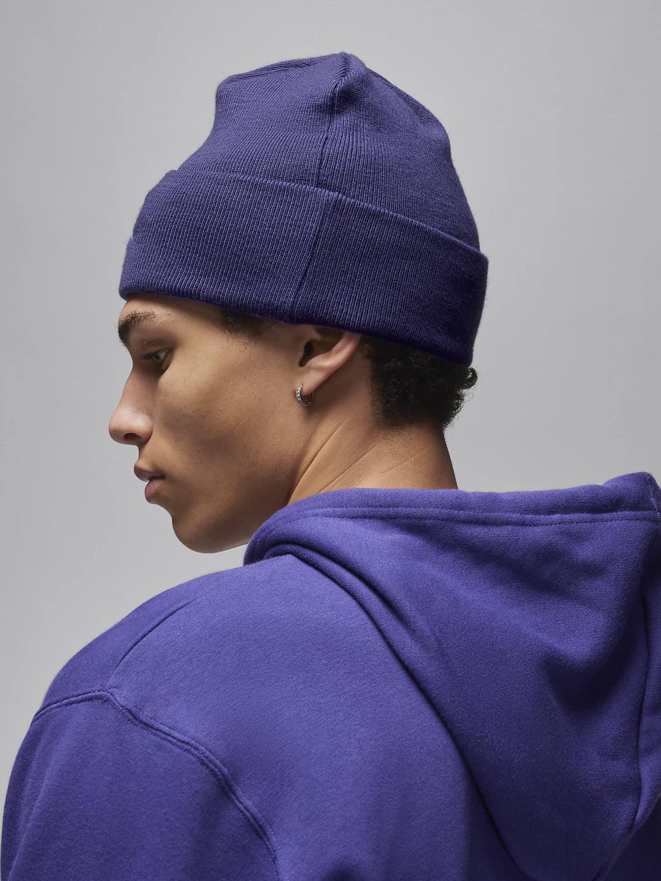 Шапка NIKE Jordan Peak - Essential модель FN4672-502 Фото