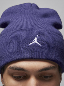 Шапка NIKE Jordan Peak - Essential модель FN4672-502 Шапка NIKE Jordan Peak - Essential модель FN4672-502 Фото