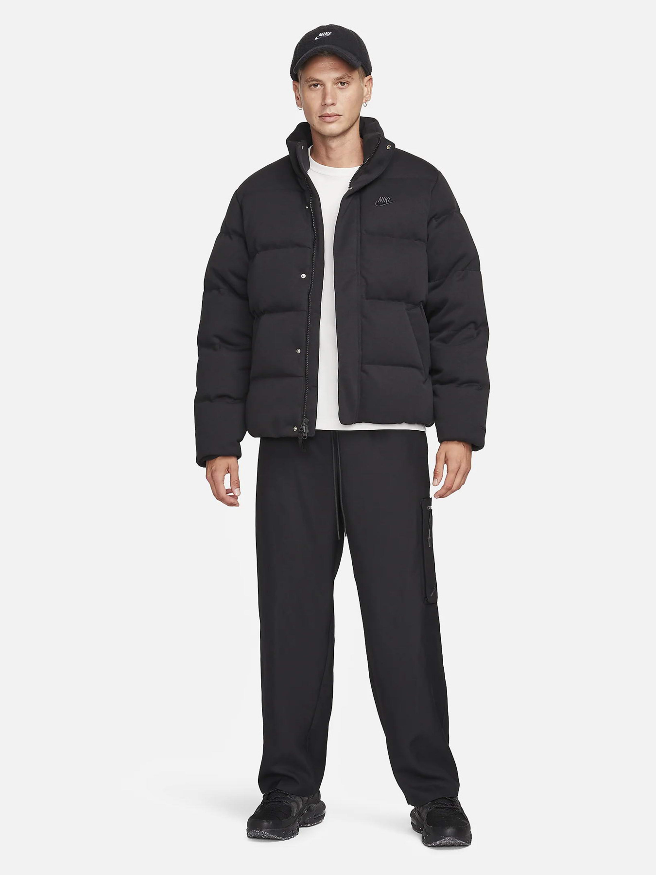 Зимняя куртка NIKE Sportswear Oversized Puffer модель FB7854-010 Фото