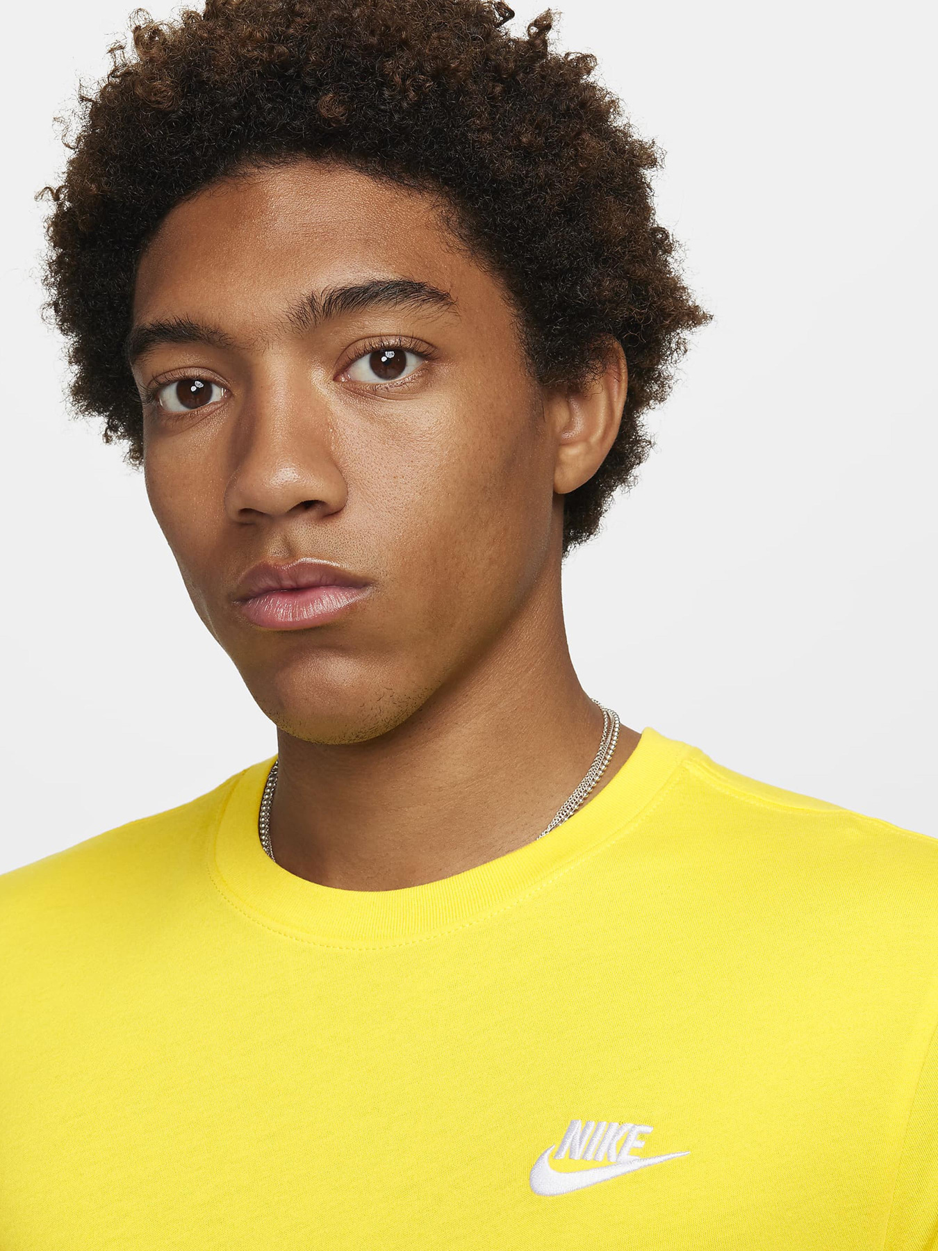 Футболка NIKE SPORTSWEAR CLUB модель AR4997-718 Фото