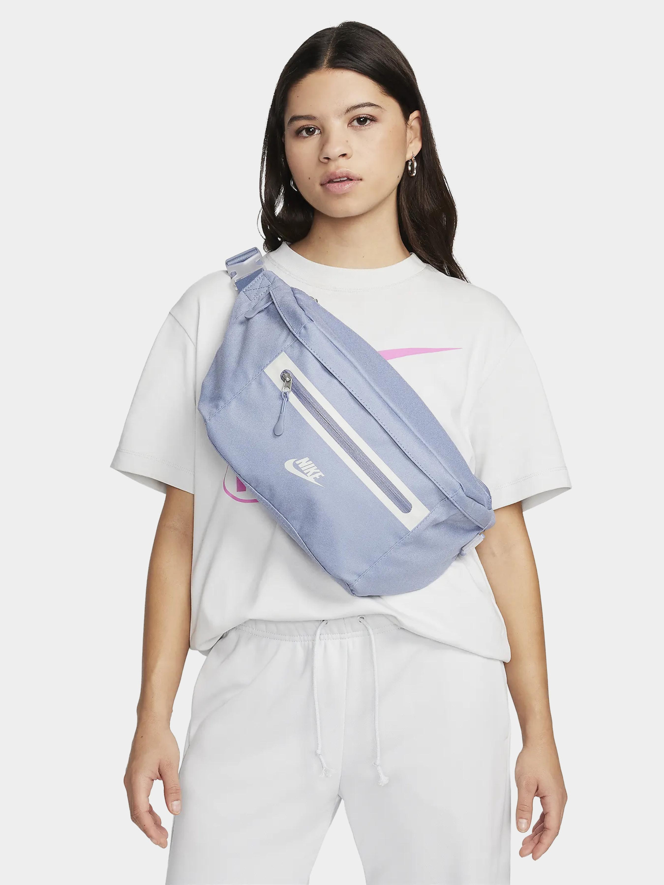 Поясная сумка NIKE ELEMENTAL PREMIUM модель DN2556-493 Поясная сумка NIKE ELEMENTAL PREMIUM модель DN2556-493 Фото