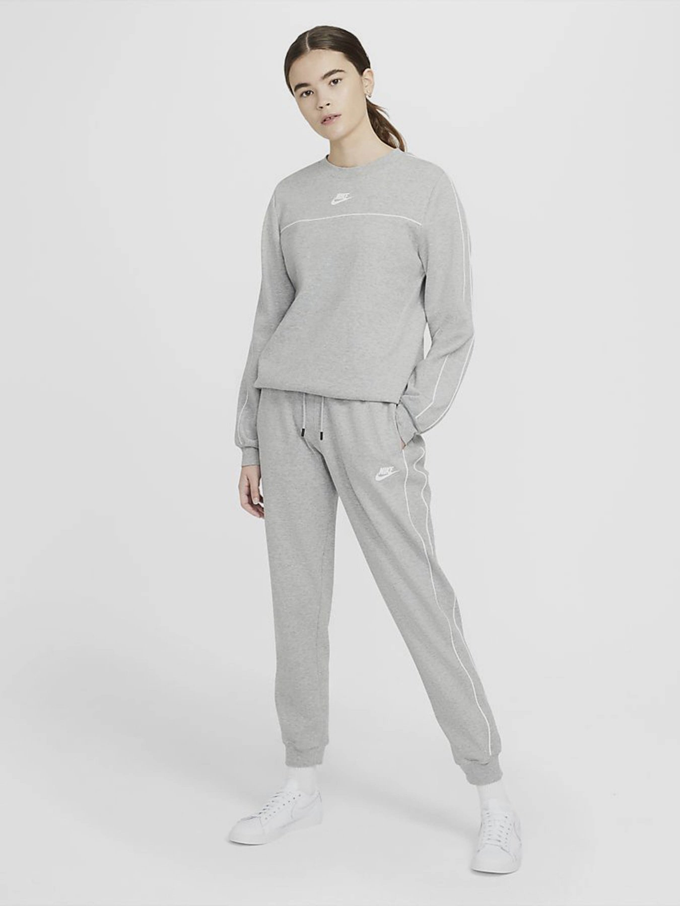 Світшот NIKE Sportswear Crew модель CZ8336-063 Фото