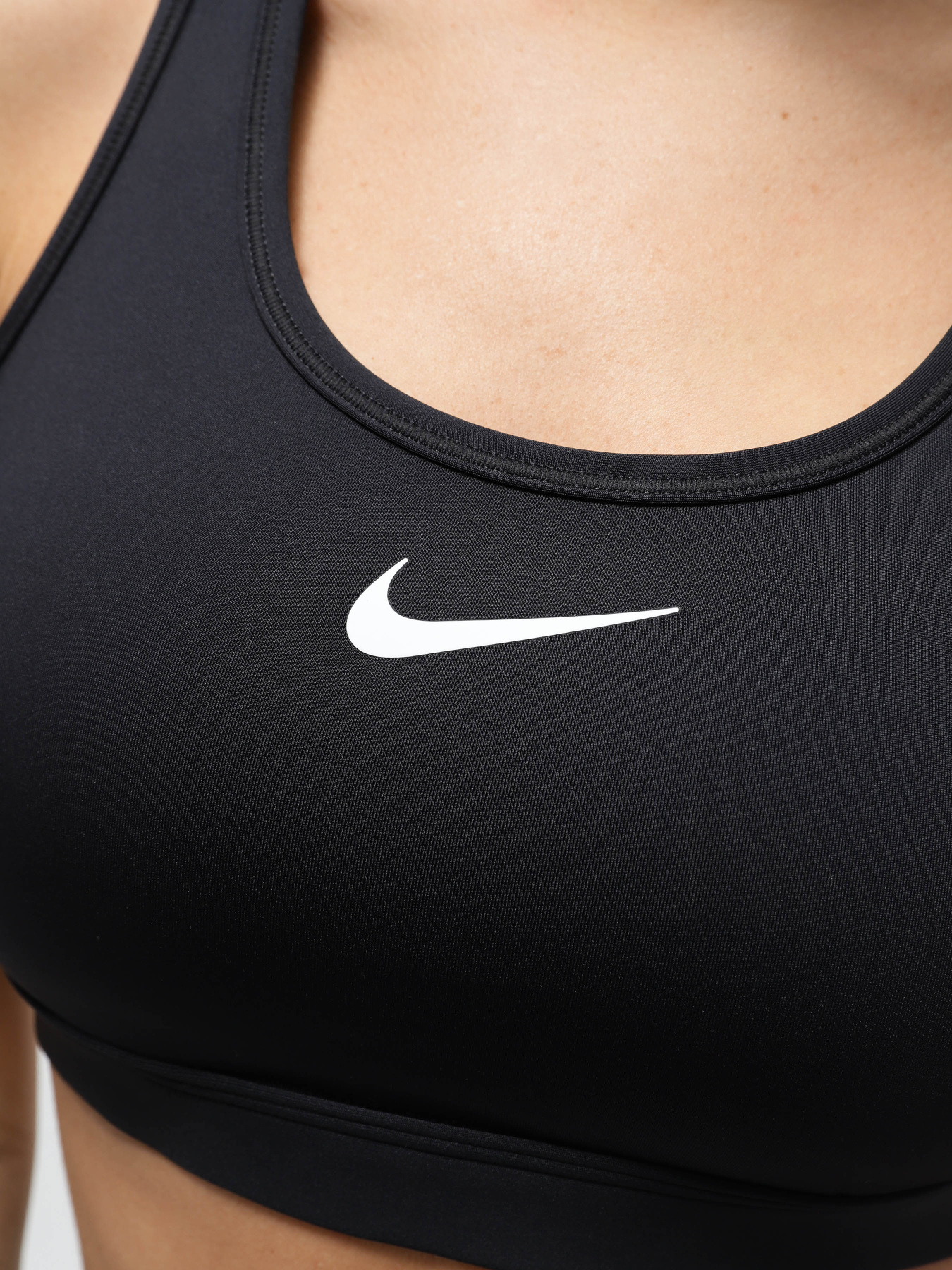 Топ спортивный NIKE Swsh Med Spt Bra модель DX6821-010 Фото