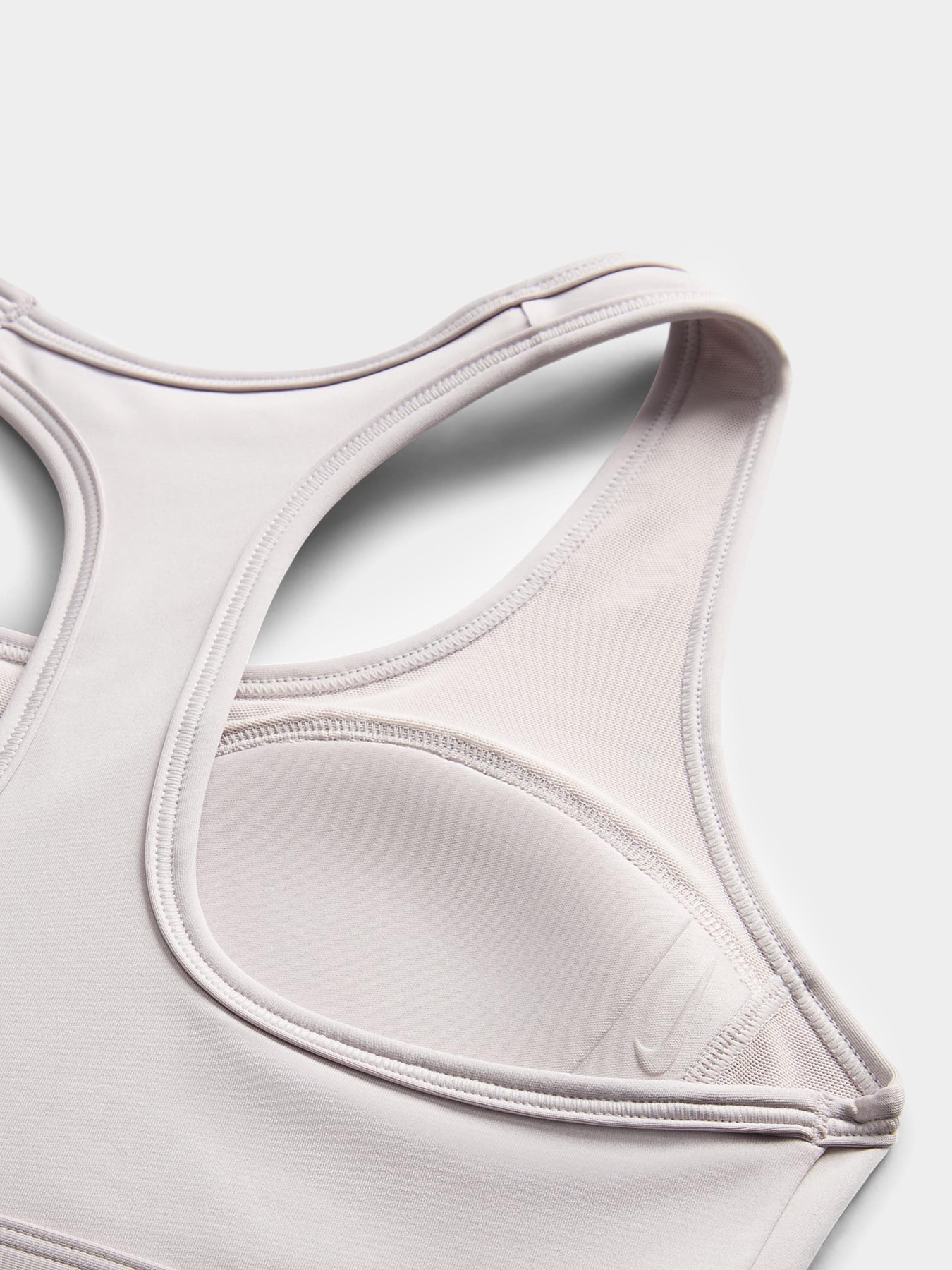 Топ спортивный NIKE Swoosh Medium Support модель DX6821-019 Фото