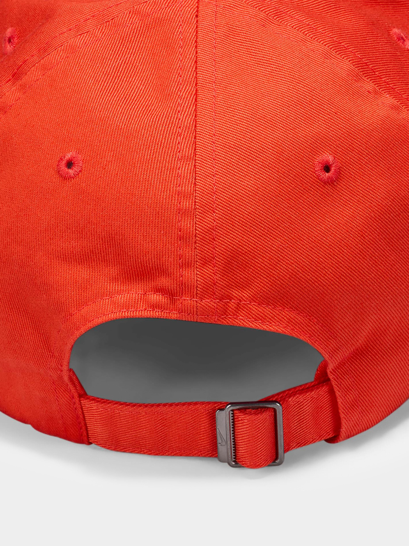 Кепка NIKE CLUB UNSTRUCTURED FLAT-BILL модель FN4405-633 Кепка NIKE CLUB UNSTRUCTURED FLAT-BILL модель FN4405-633 Фото