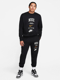 Свитшот NIKE Club Fleece Crew-Neck модель FN2610-010 Фото
