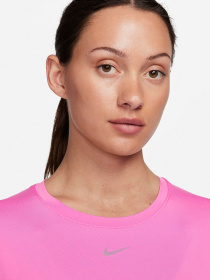 Спортивна футболка NIKE ONE CLASSIC DF SS модель FN2798-675 Фото