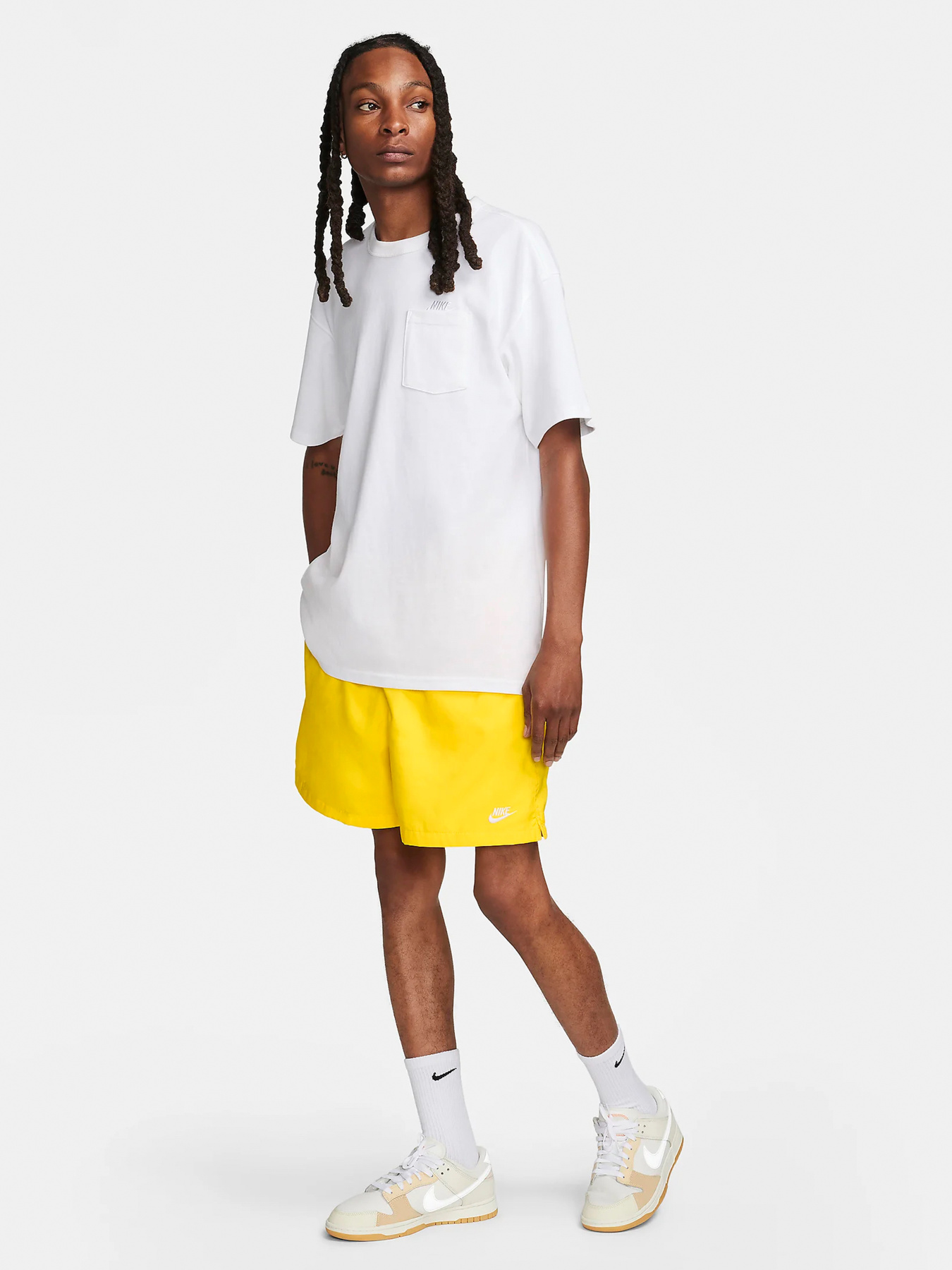 Спортивні шорти NIKE CLUB WOVEN FLOW модель FN3307-718 Фото