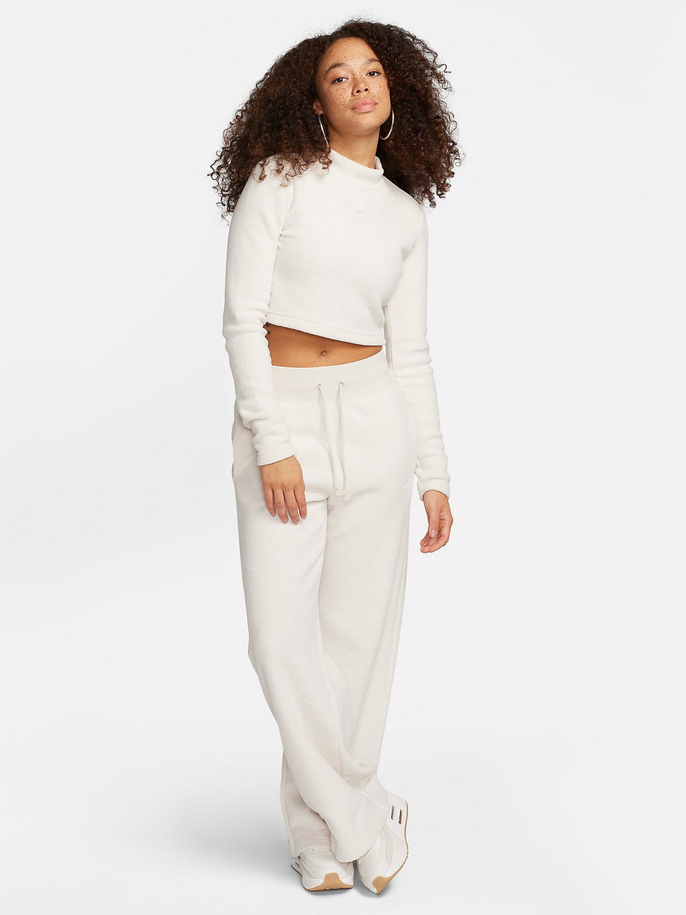 Светри та кардигани NIKE SPORTSWEAR PHOENIX PLUSH модель FN3619-104 Светри та кардигани NIKE SPORTSWEAR PHOENIX PLUSH модель FN3619-104 Фото