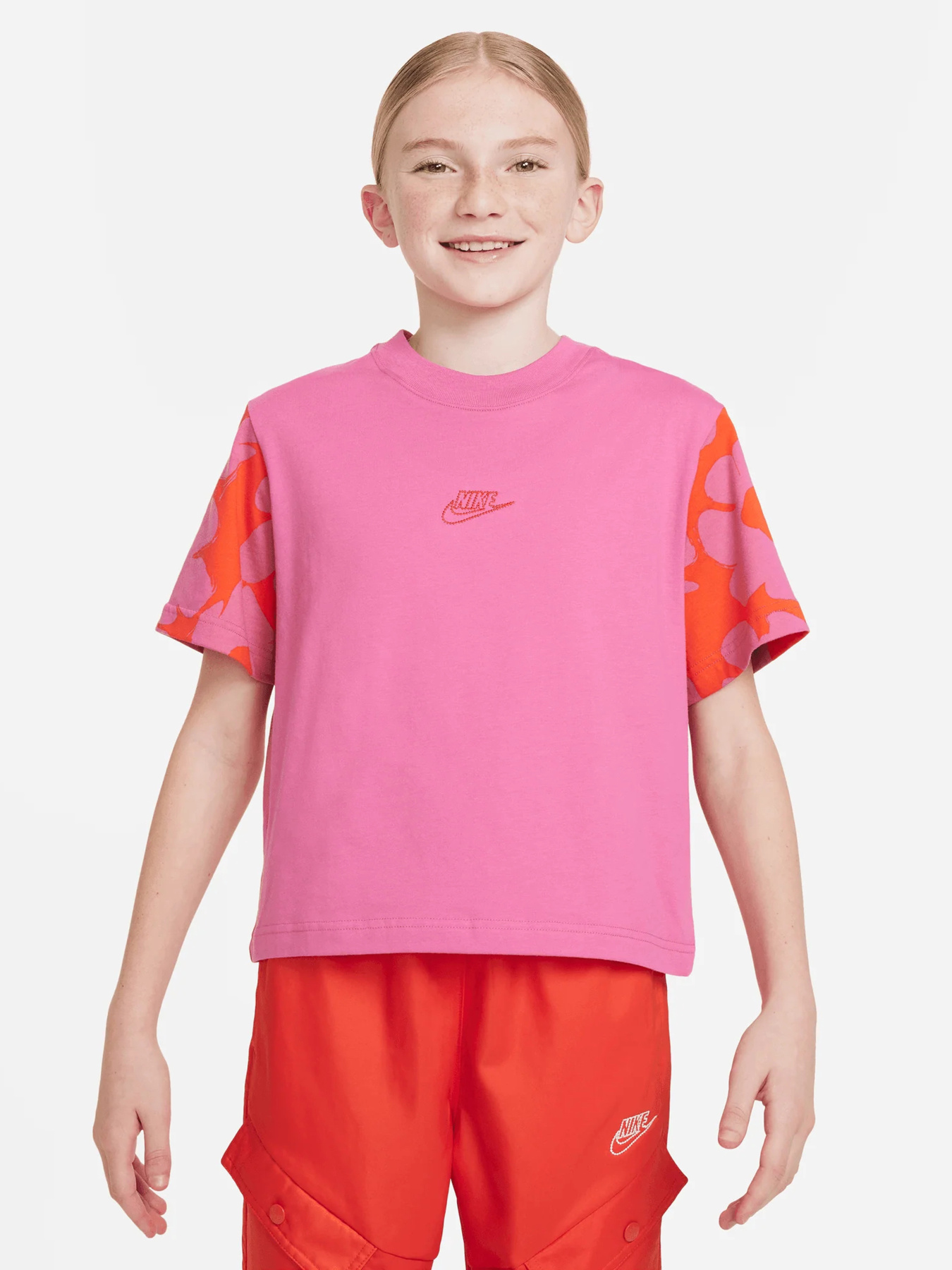 Футболка NIKE SPORTSWEAR модель FN9684-605 Футболка NIKE SPORTSWEAR модель FN9684-605 Фото