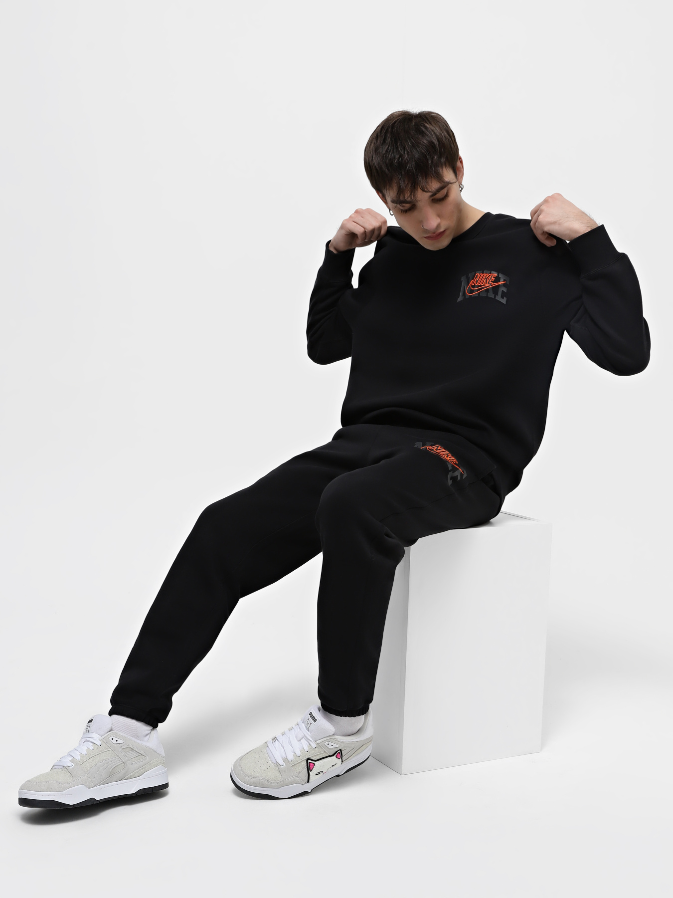 Свитшот NIKE CLUB FLEECE модель FV4445-010 Фото